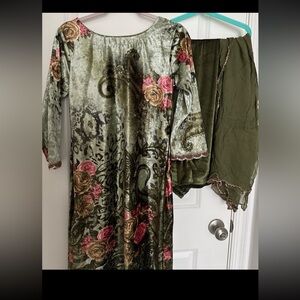 Floral Velvet Dress with Matching Scarf 3 pc set chest 40
